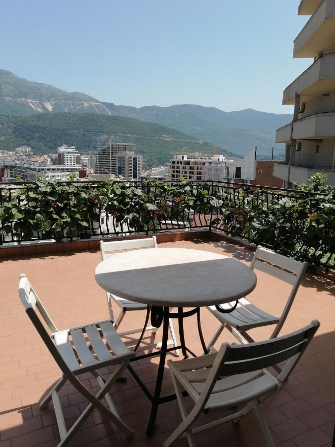 Lovely Apartment With Big Terrace In Budva Eksteriør billede